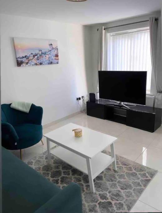 3 Stories, 5 Bedroom House In Prime Location With Balcony And Shared Garden Λίβερπουλ Εξωτερικό φωτογραφία